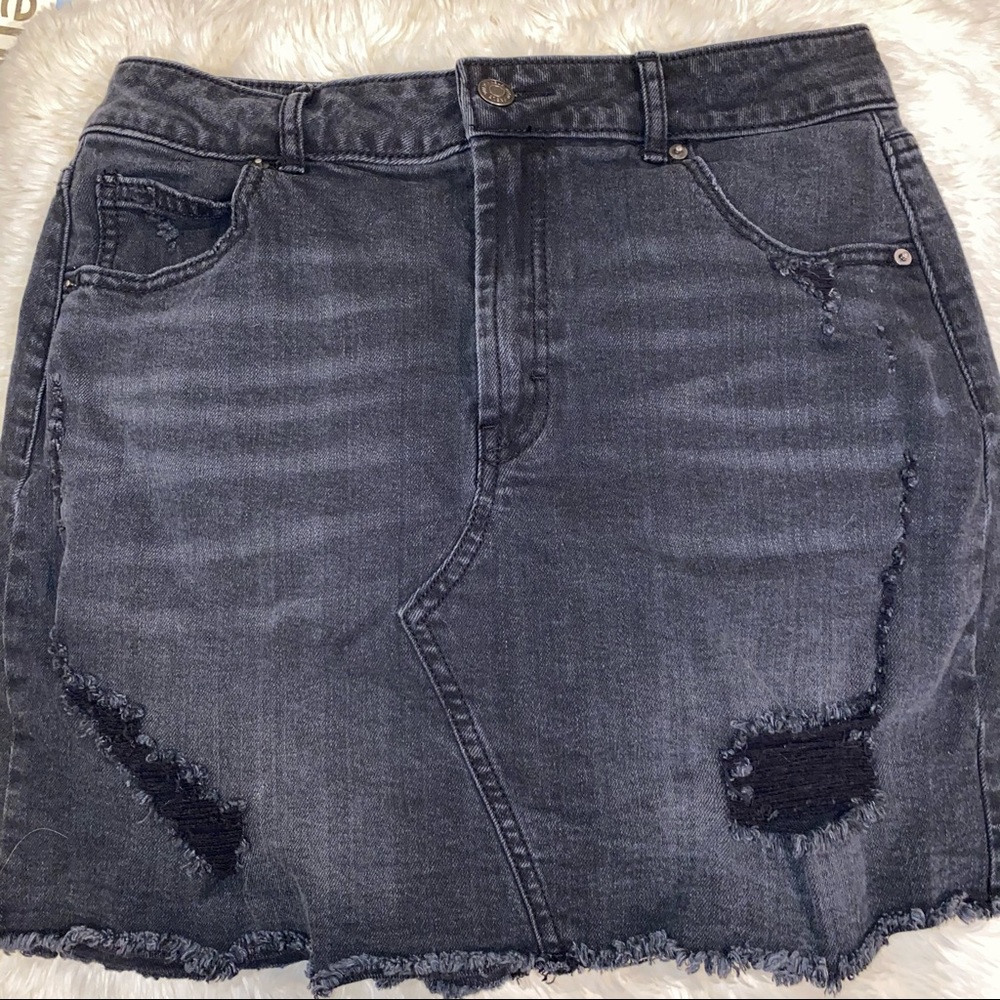 Black distressed skirt
